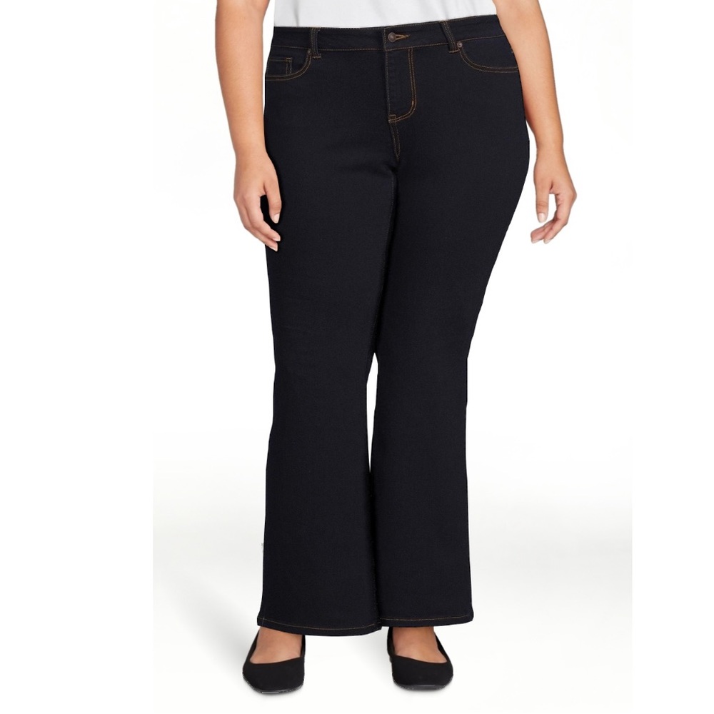 NWT size 11 Bootcut Jeans for Juniors from No Boundaries